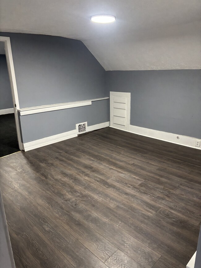 Building Photo - 721 Sumner St