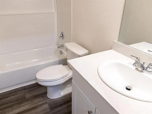 Foto del edificio - 760 Richmond Dr