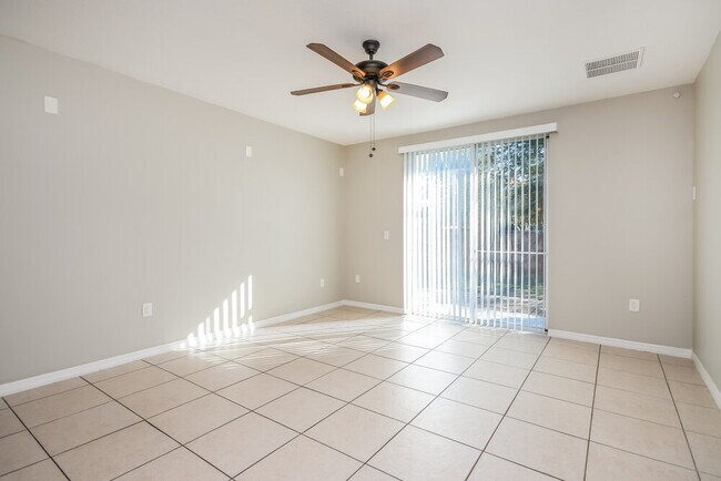 Foto del edificio - 3725 Ryegrass St