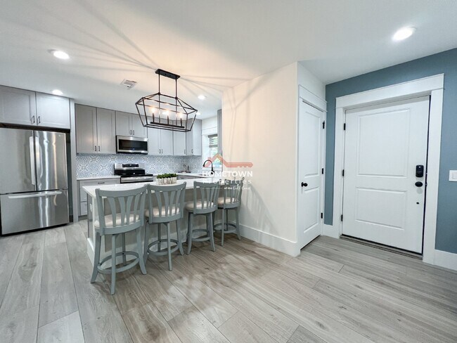 Foto del edificio - Charming 3 Bedroom, 2 Bath Residence on Sc...