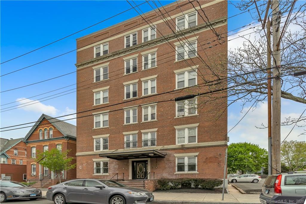 Primary Photo - 100 Howe St