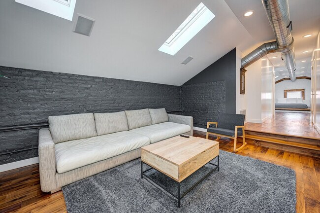 Foto del edificio - 1519 W Superior St