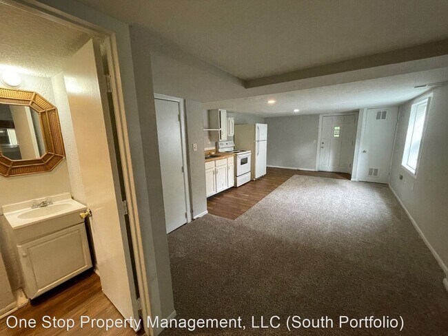 Building Photo - 1 br, 1 bath House - 6131 NE Vivion Rd. Un...