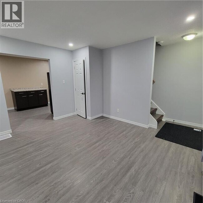 Photo du bâtiment - 36 Winston Blvd