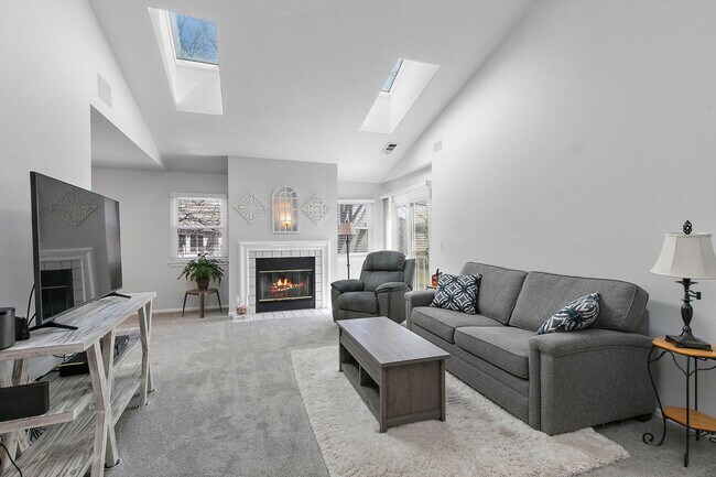 Foto del edificio - 2870 Meadow Ln