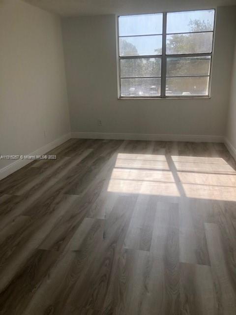 Foto del edificio - 494 NW 165th St