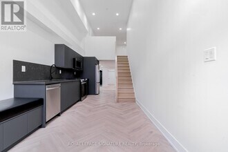 Building Photo - 861 O'Connor Dr