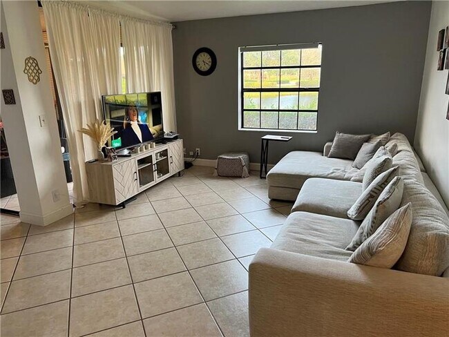 Foto del edificio - 10631 NW 14th St
