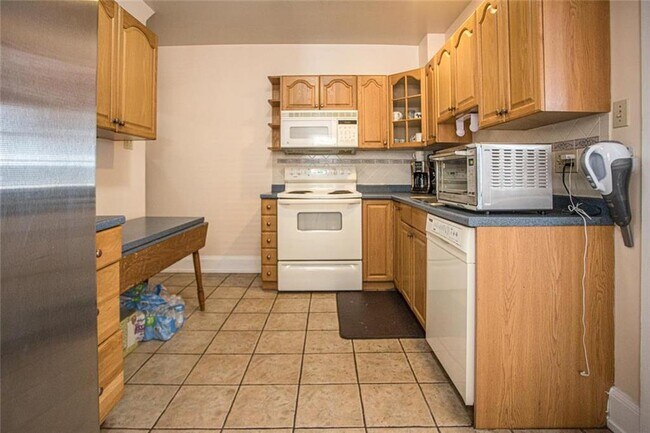 Foto del edificio - 318 E Laurel St
