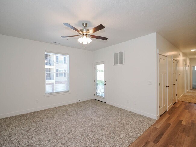 Building Photo - 2024 Condo