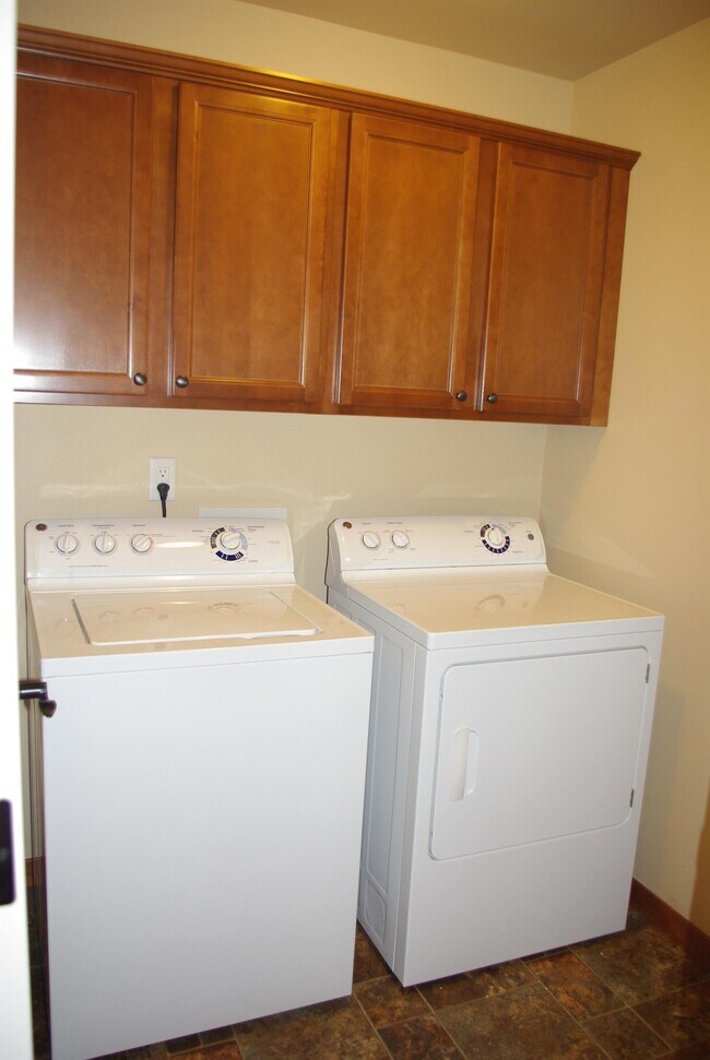 Building Photo - 1520 Bryce Park Loop