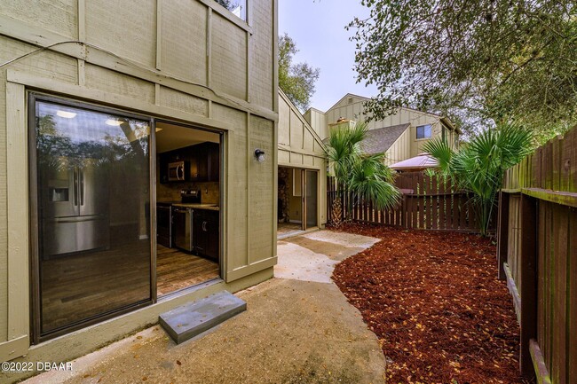 Building Photo - 7 Birchwood Trail