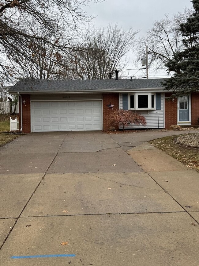 Foto del edificio - Great 2 Bedroom/2 Bath Duplex Unit For Lease