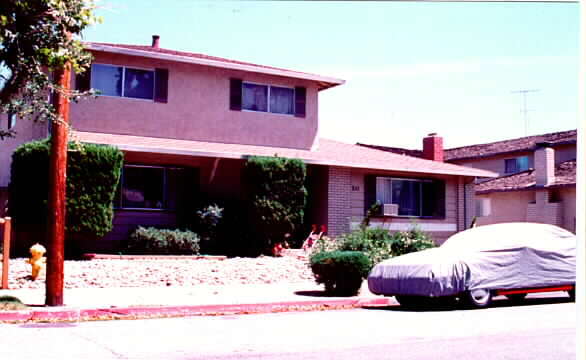 Building Photo - 211 Adler Ave