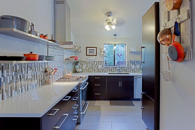 Building Photo - 2256 Sidewinder Dr