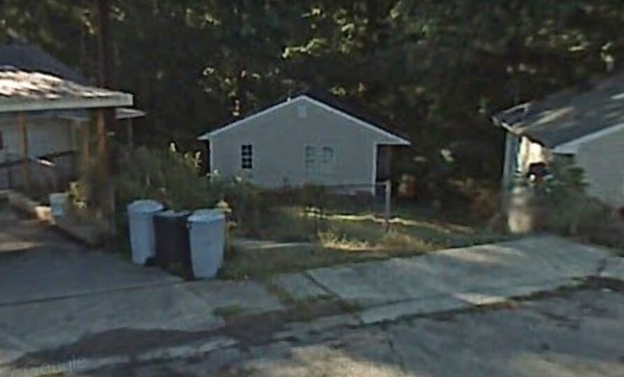Primary Photo - 122 Jellico Ln