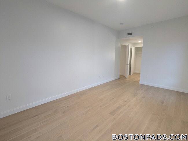 Building Photo - 55 Brighton Ave