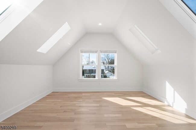 Foto del edificio - 96 Watchung Ave