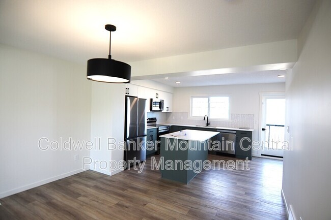 Building Photo - 22825-22884 84 Ave NW