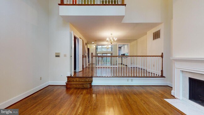 Foto del edificio - 3928 Georgetown Ct NW