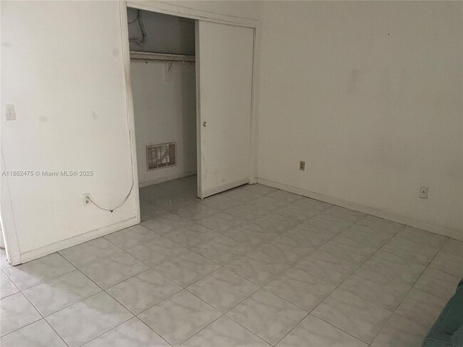 Foto del edificio - 51 NE 204th St
