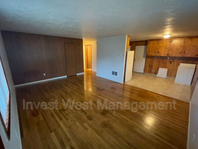 Foto del edificio - 614 NE Anderson Rd