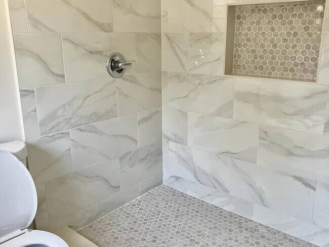 Foto del edificio - 201 Saturn Ln N