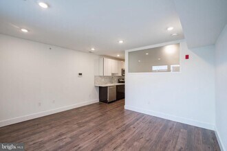 Building Photo - 1155 S 15th St