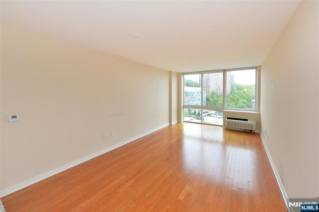 Foto del edificio - 1111 Hudson Park