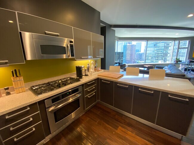 Foto del edificio - 801 S Grand Ave