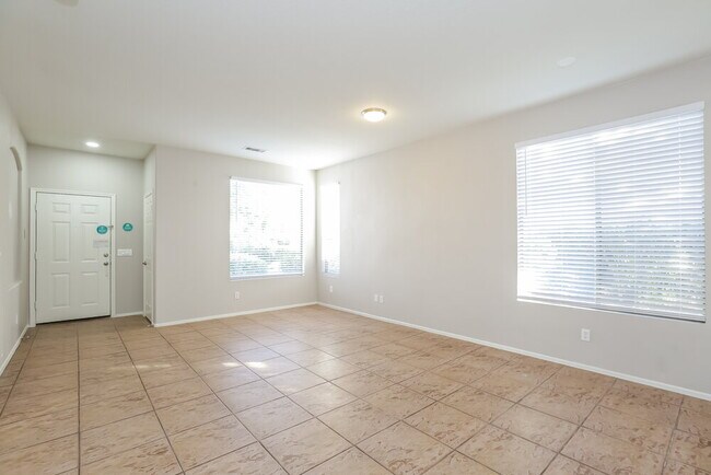 Foto del edificio - 6651 W Townley Ave