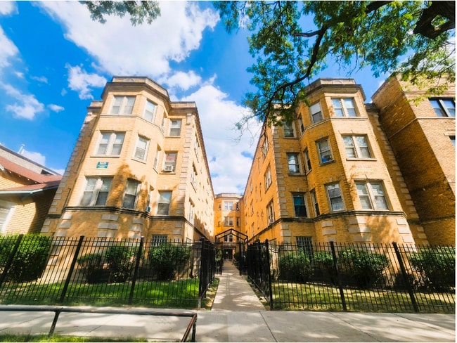 Building Photo - 4827 N Springfield Ave