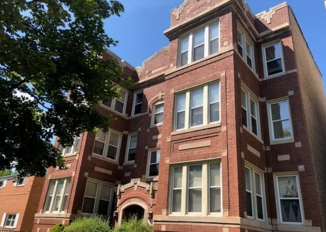 Primary Photo - 2142 W Touhy Ave