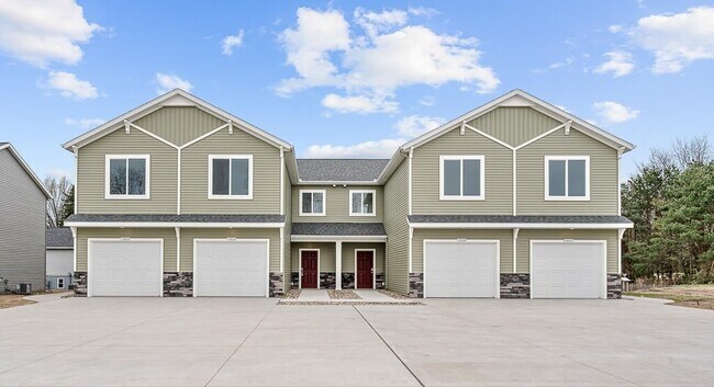 Building Photo - 13630 Signature Dr