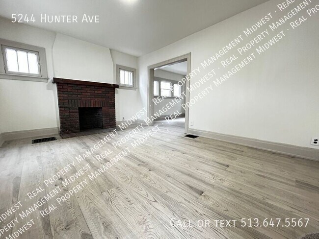 Foto del edificio - 5244 Hunter Ave