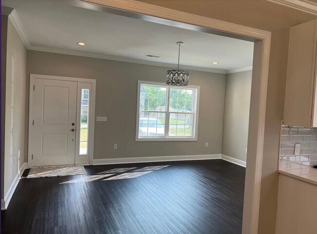 Building Photo - 1143 Plaid St