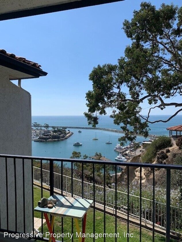 2 br, 2 bath House - 24242 Santa Clara Ave...