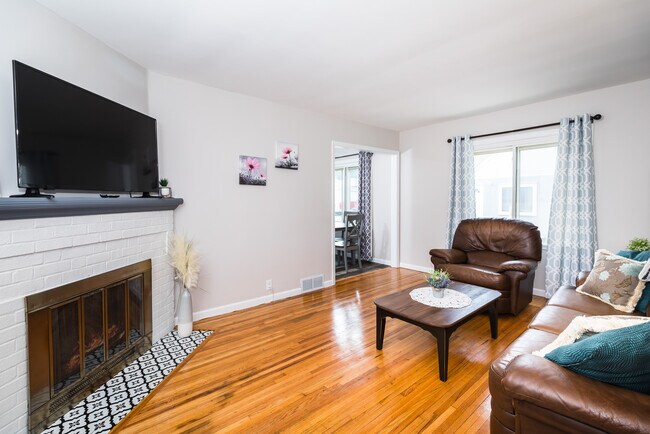 Foto del edificio - 7100 Cedar Ave S