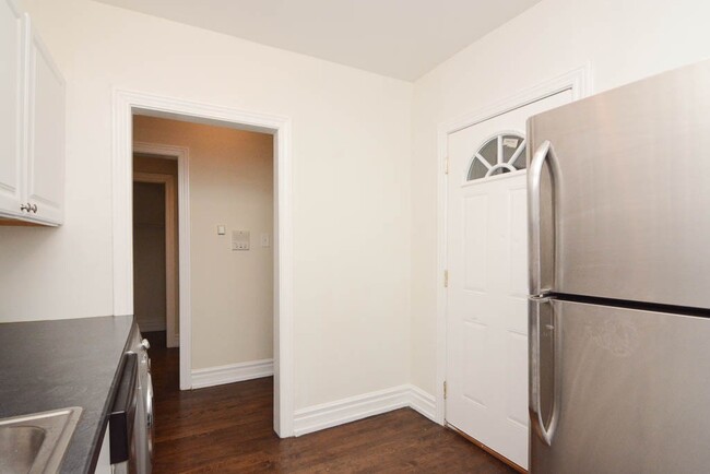 Foto del edificio - 2131 W Giddings St