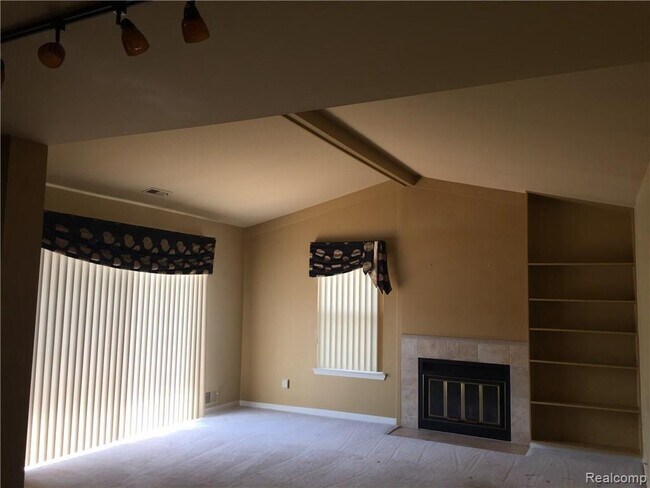 Foto del edificio - 6616 Firestone Ct
