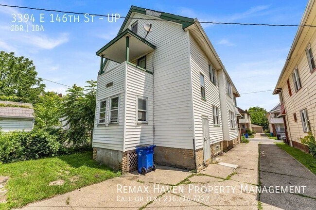 Building Photo - 3394 E 146th St, Up Unit - Spacious 2 bed ...
