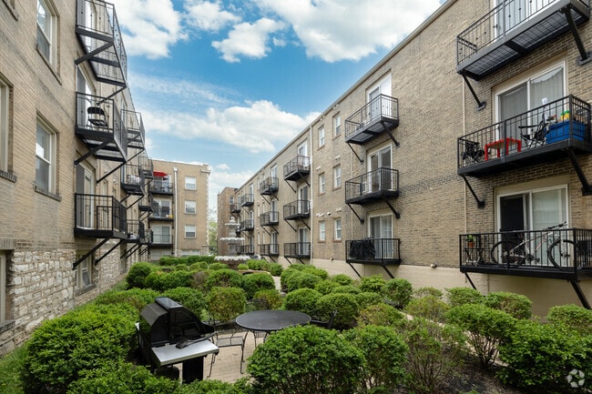 Building Photo - Gallery Central West End