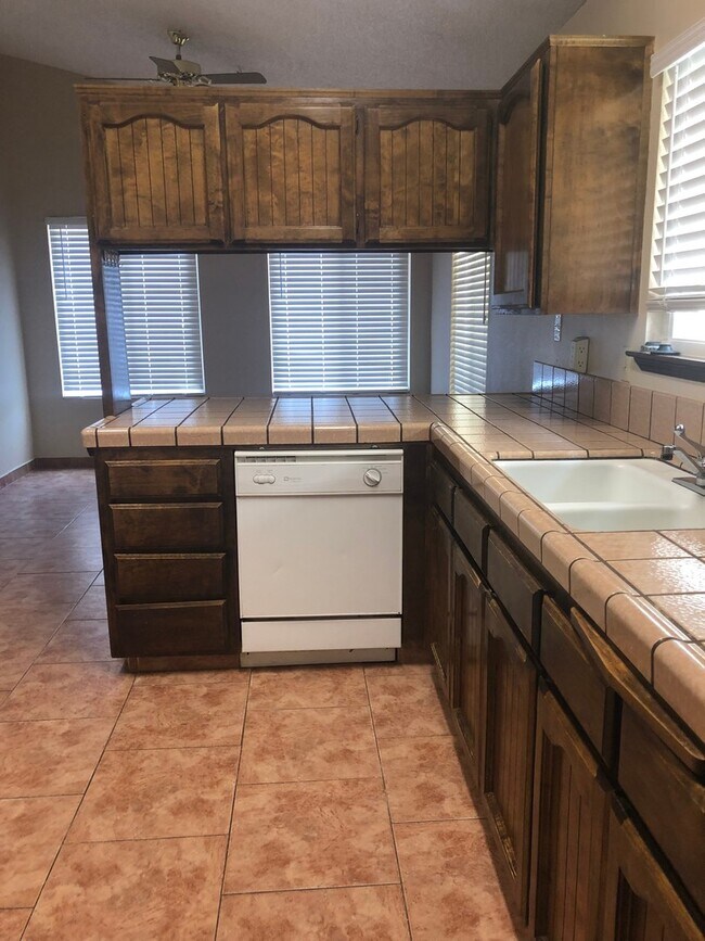 Building Photo - 2340 N. EDISON ST. - 2 BEDROOM 2 BATH - VI...