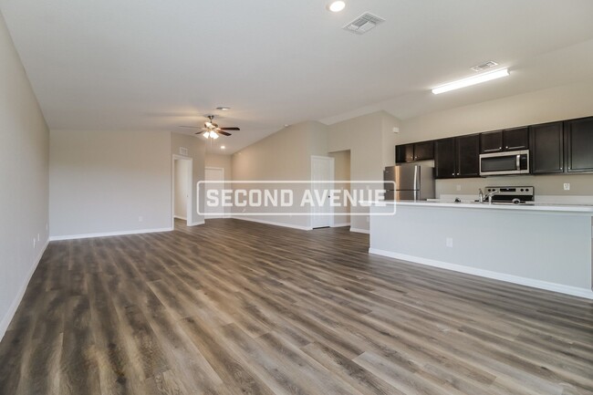 Foto del edificio - 5766 Baker RD