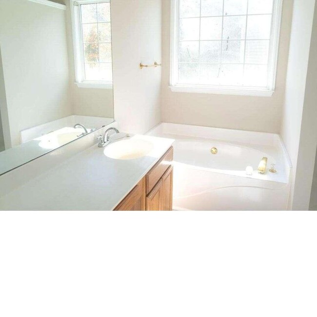 Building Photo - 981 Laurel Cove Way