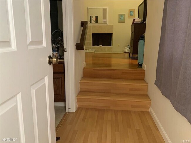 Foto del edificio - 3 br, 3 bath Townhome - 4432 Emerald St # 16
