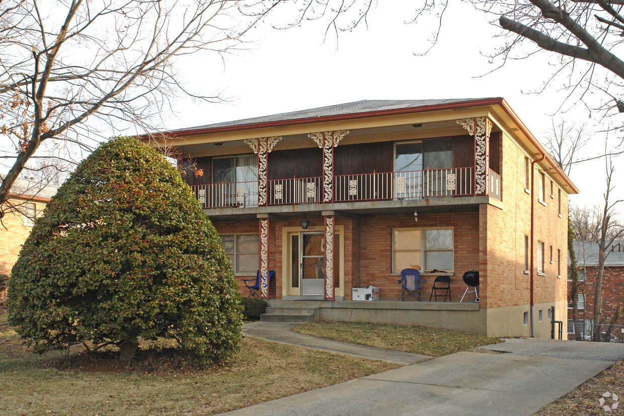 Foto principal - 321-325 Idlewylde Dr