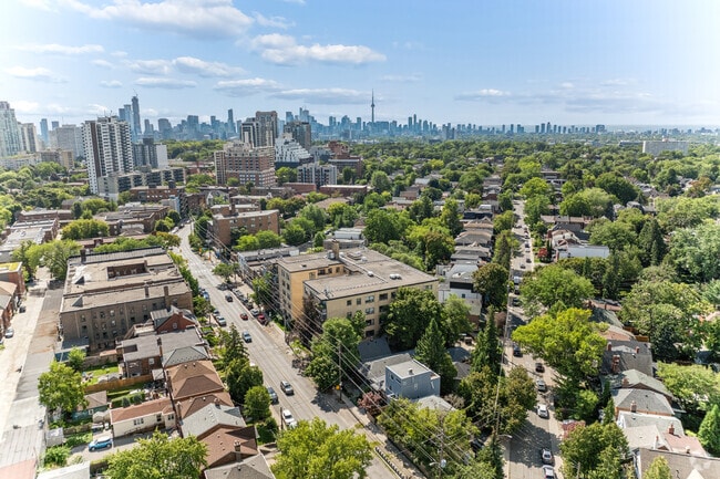 Building Photo - Suncrest Court