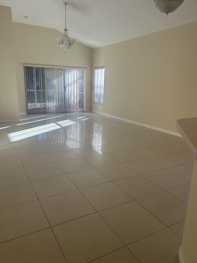 Building Photo - 8008 Via Hacienda