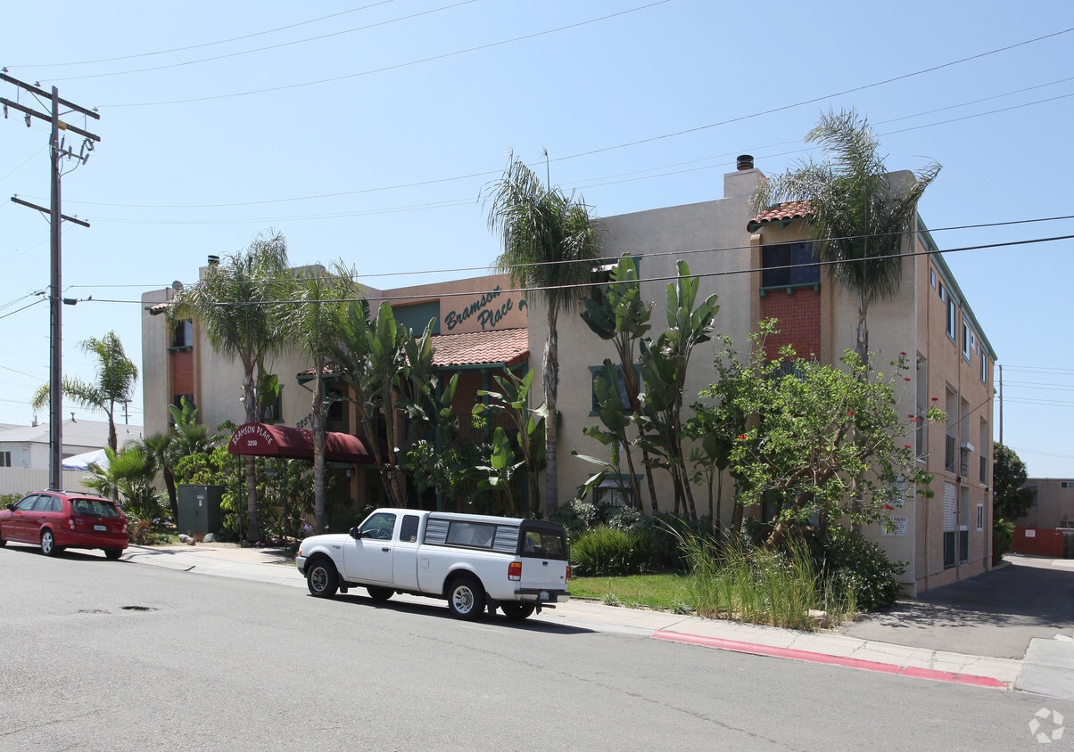 Building Photo - Bramson Place